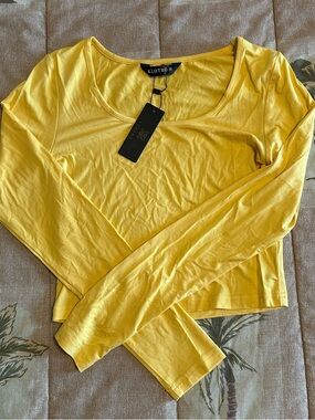 Klotho Yellow Scoop-Neck Long Sleeve Crop Top